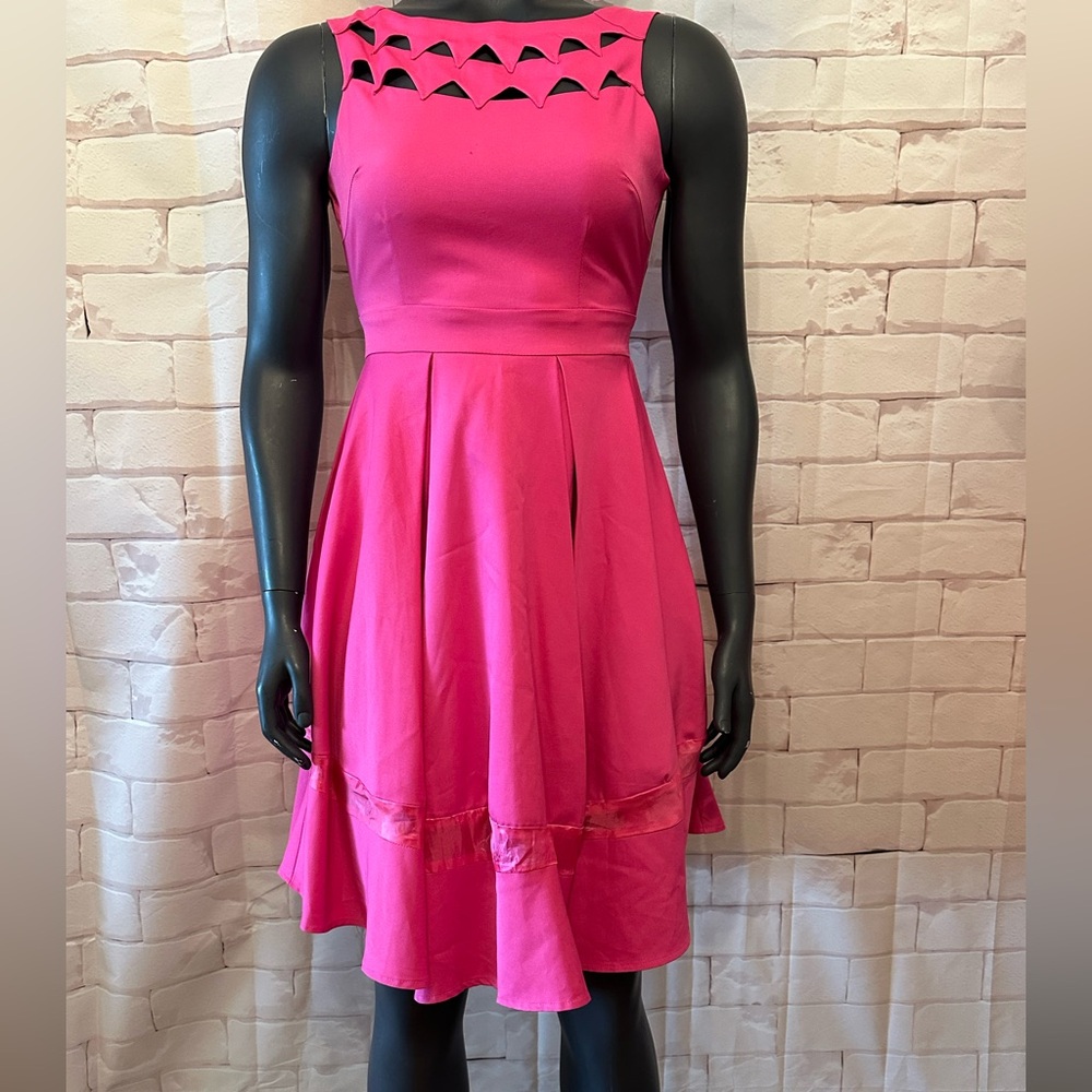 Elegant Pink Sleeveless Dress